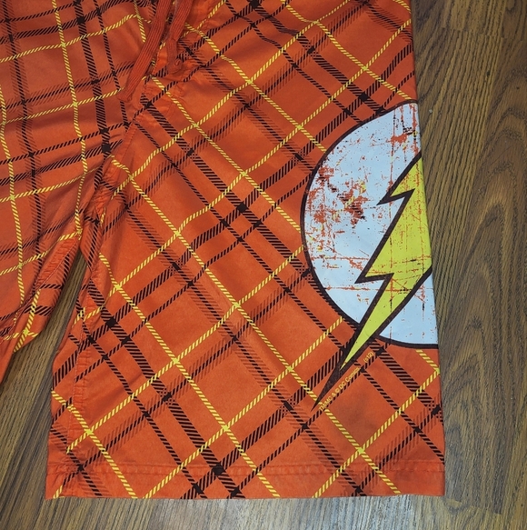 DC Comics The Flash Hybrid Shorts - Men's Size 34 Vibrant Orange & Yellow A72 - Picture 3 of 7